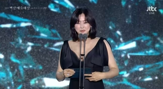 honey-lee-baeksang-2025-appearance-1